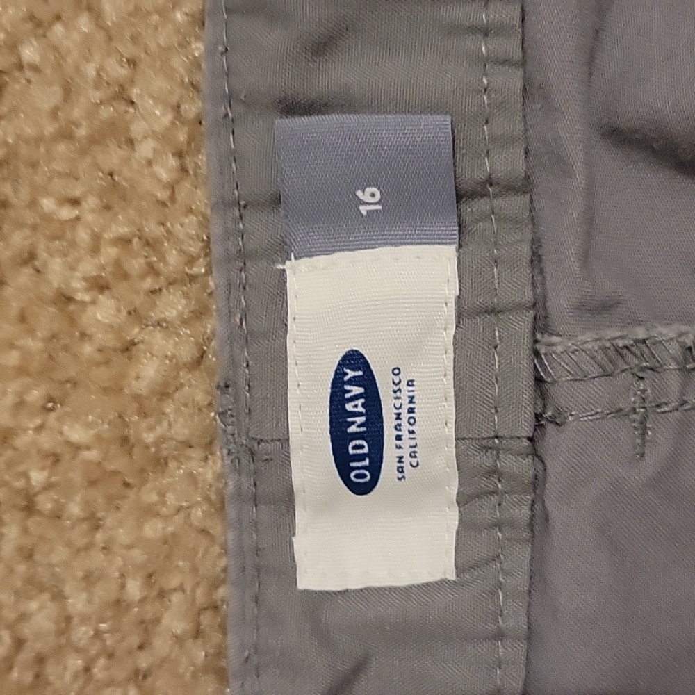 Grey 5 in Old Navy Shorts 16 - Picture 3 of 4